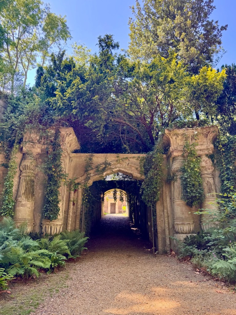 A view up the Egyptian Avenue.